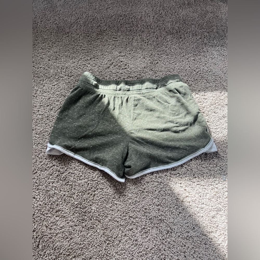 Shorts - Picture 2 of 3